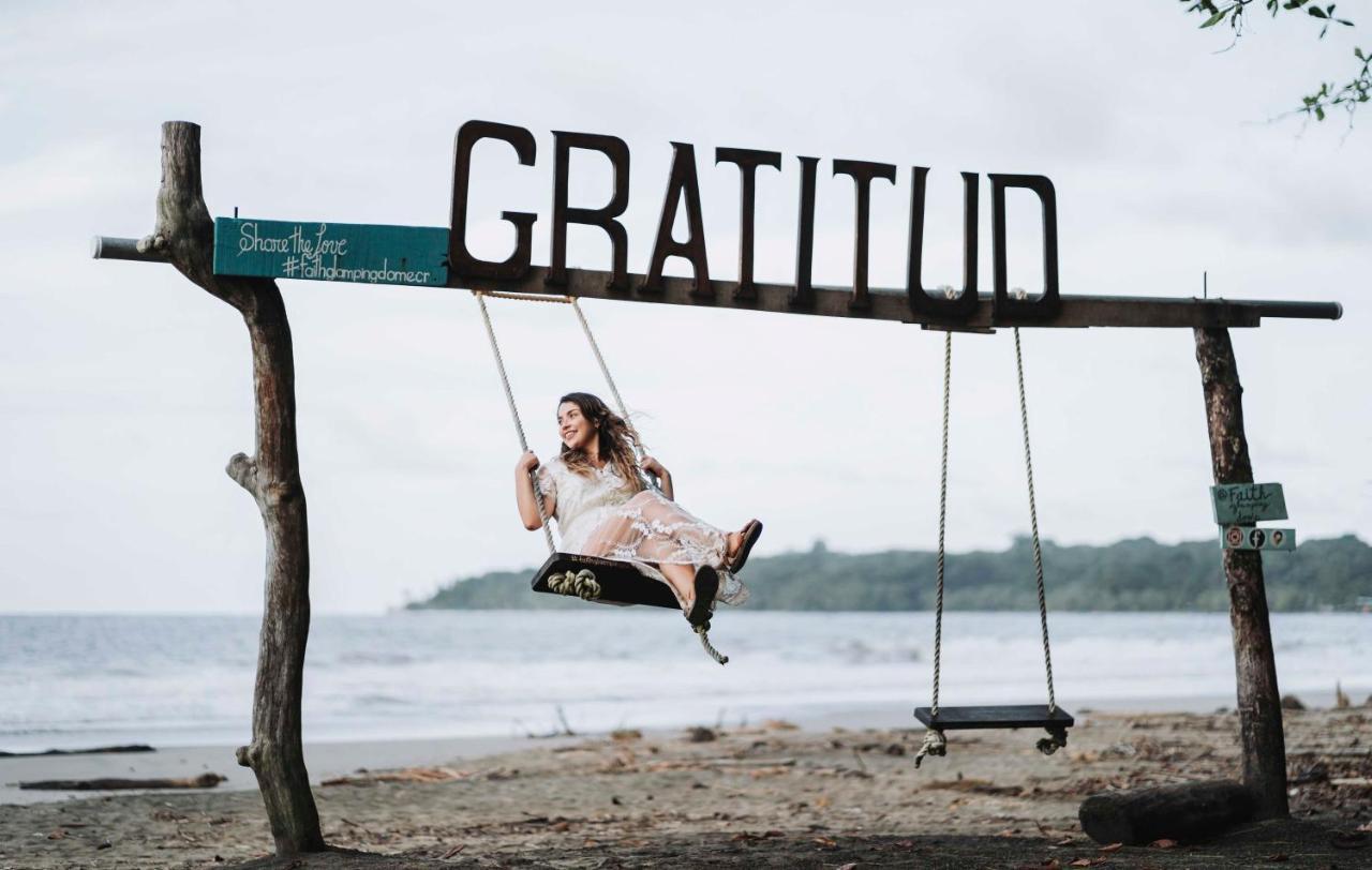 Faith Glamping Dome Costa Rica 호텔 만사니요 외부 사진